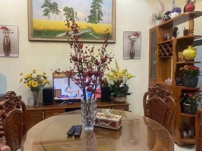 Nhà phố 200 m² · 5 PN · Đường Văn Cao