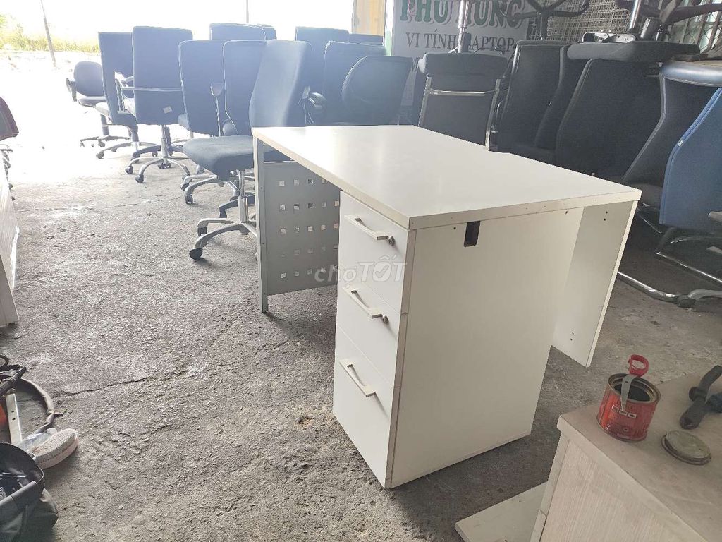 Bàn làm việc 1m1x70x75( thanh lý ). Mua bán Đồ dùng văn phòng tại Huyện Đức Hòa Long An được đăng bởi Đồ Cũ VP PHÚ HƯNG hình 1