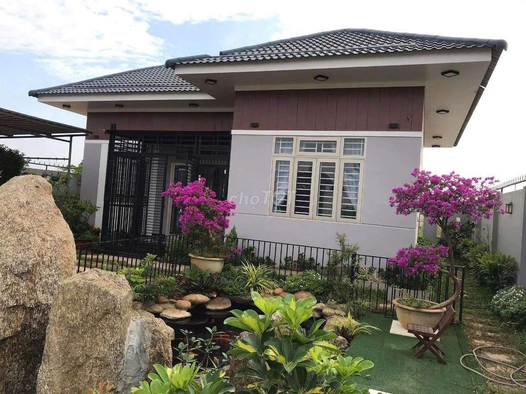 Rent · 2 bd · 300 м² · Quận Ngũ Hành Sơn, ул. Đường Đạm Phương