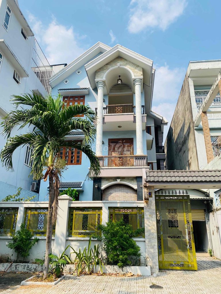 cho thuê phòng trong căn biệt thự khu hành chính Dĩ An