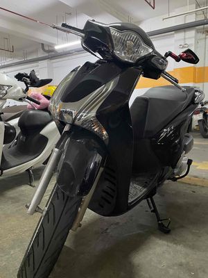 Xe Honda SH 125i chính chủ sang tên nhanh gọn. Mua bán Xe máy tại Quận 7 Tp Hồ Chí Minh được đăng bởi A Boo