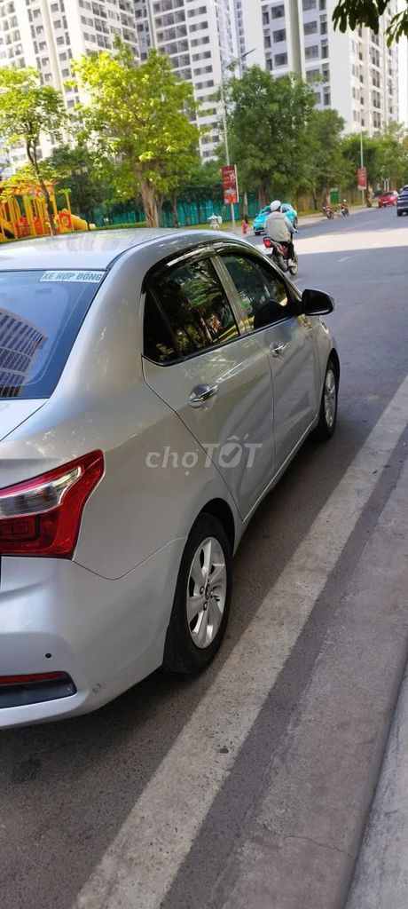Hyundai i10 Sedan 2018 Серебристый
