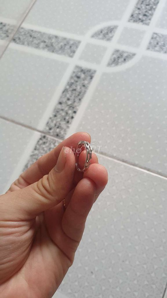 Nhẫn nữ bạc màu bạc. Mua bán Phụ kiện thời trang khác tại Quận 12 Tp Hồ Chí Minh được đăng bởi Nguyễn Huy Hải hình 1
