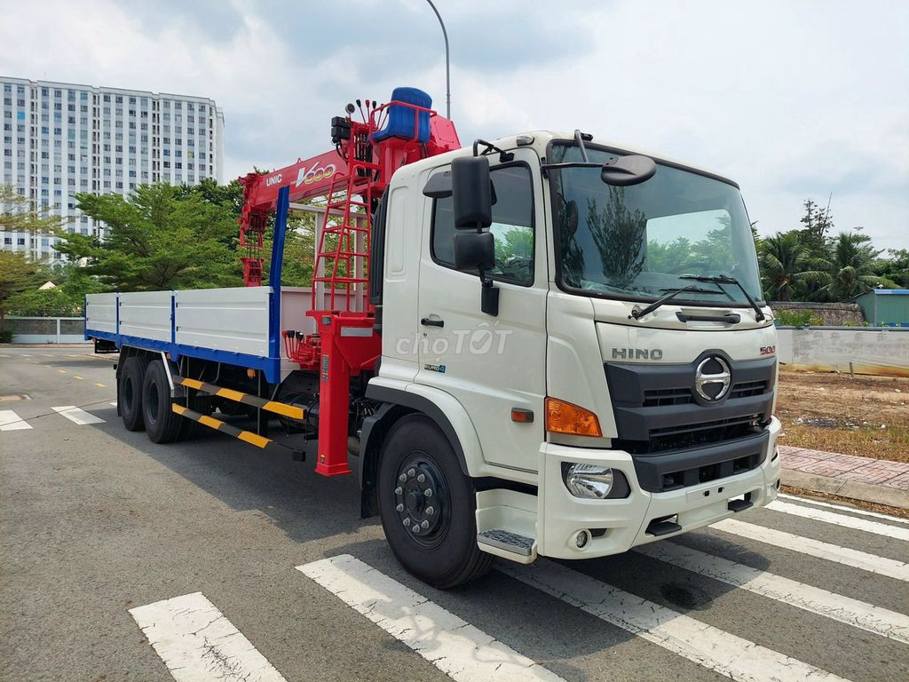 Hino 3 chân 15 Tấn cẩu Unic 8 tấn theo yêu cầu