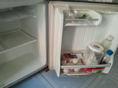 Cần thanh lý tủ lạnh 53lit