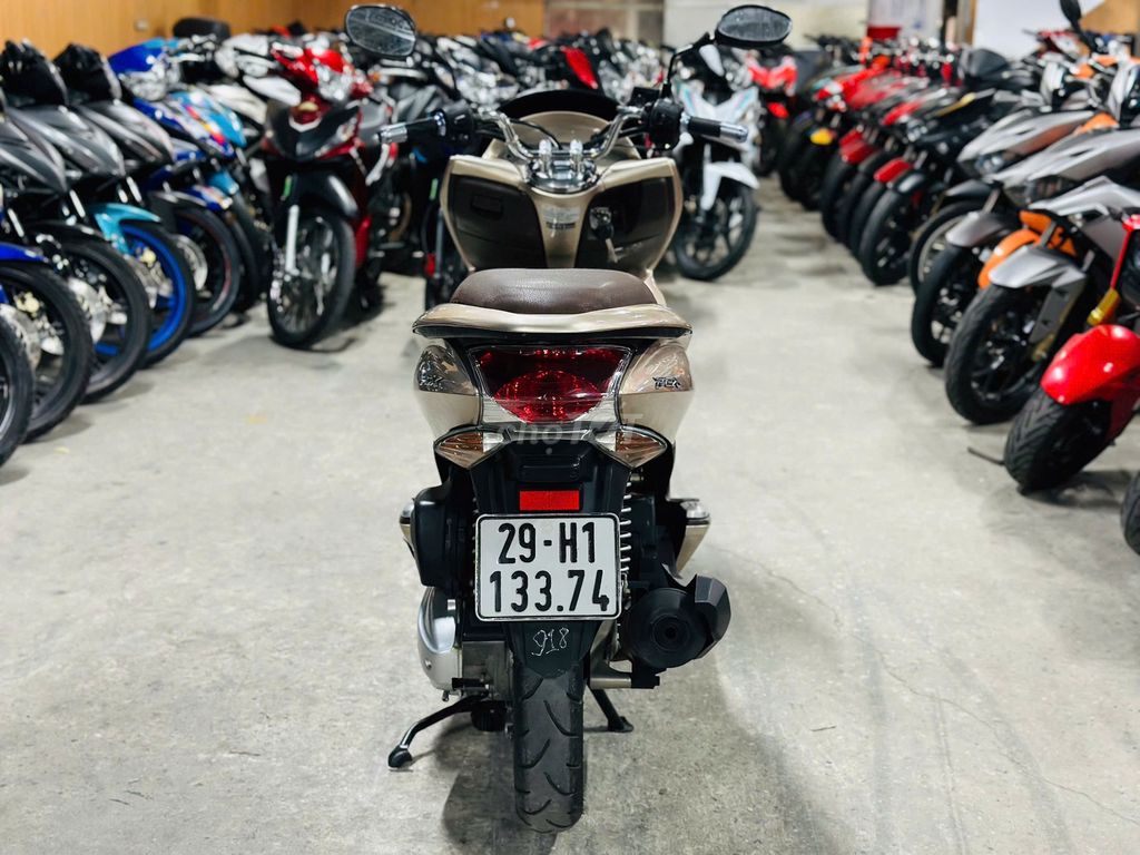 XE MÁYTHANH TÙNG_PCX 125 FI NGUYÊN BẢN BIỂN 29. Mua bán Xe máy tại Quận Nam Từ Liêm Hà Nội được đăng bởi THANH TÙNG hình 5