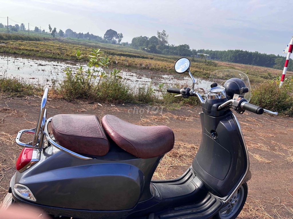 Phiên bản giới hạn 60 năm Vespa LXV cực hiếm. Mua bán Xe máy tại Huyện Châu Đức Bà Rịa - Vũng Tàu được đăng bởi A Cường hình 7