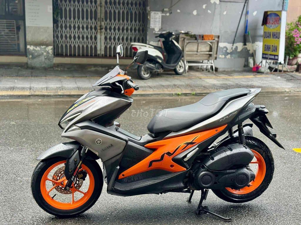 Yamaha NVX 155 ABS 2017 серый с оранжевым