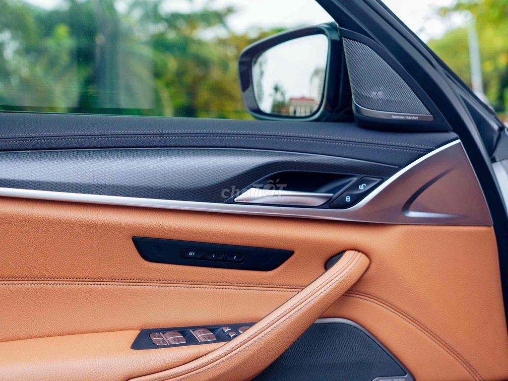 BMW_520i_MSport Model 2023 Bao Bank 90%. Mua bán Ô tô tại Quận 7 Tp Hồ Chí Minh được đăng bởi PHÁT ĐẠT LUXURY CAR hình 8