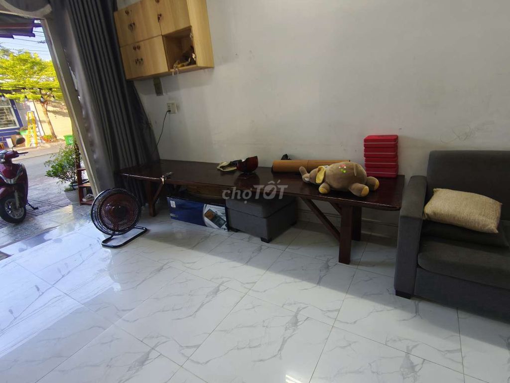 Bàn gỗ Nâu. Mua bán Bàn ghế tại Thị xã Bến Cát Bình Dương được đăng bởi Xíu hình 1