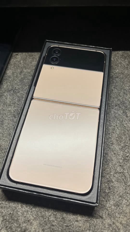 Samsung Galaxy Z Flip 4 256GB Vàng. Mua bán Điện thoại tại Quận 3 Tp Hồ Chí Minh được đăng bởi Quang Nguyen hình 1