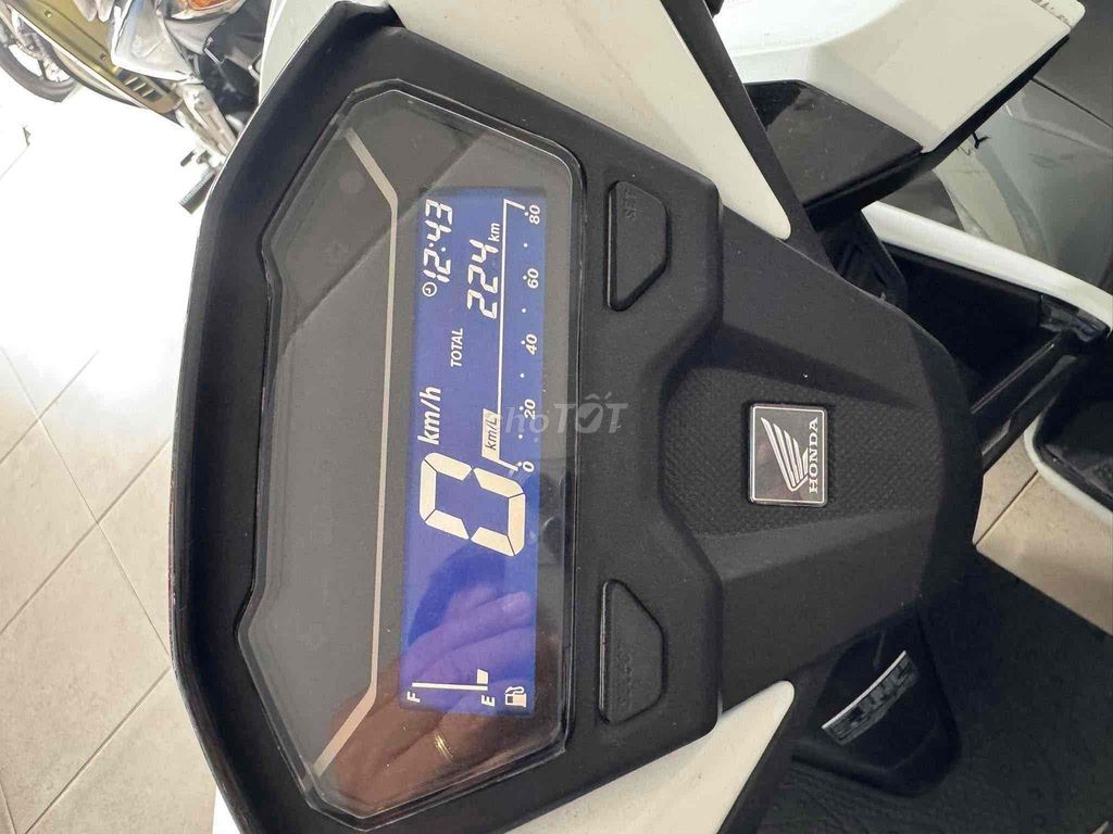 Click 125i smartkey trắng 2025. Mua bán Xe máy tại Quận 11 Tp Hồ Chí Minh được đăng bởi Thành Mazda  hình 2