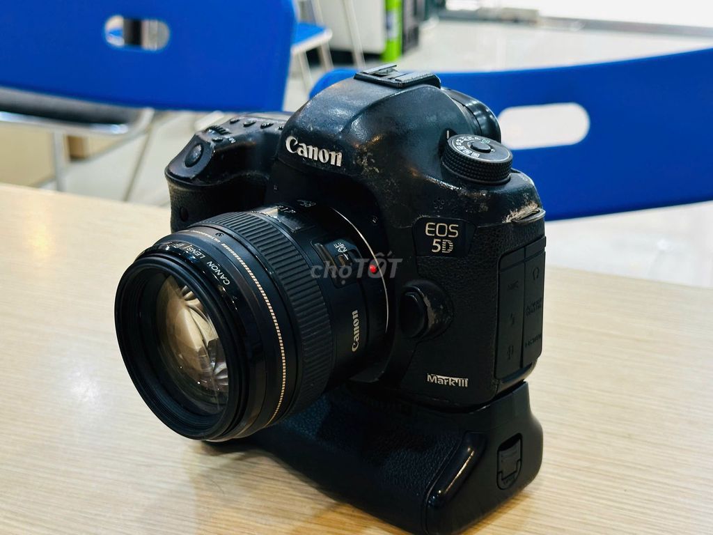 Máy ảnh Canon 5D Mark III FullFrame Tặng Grip. Mua bán Máy ảnh, Máy quay tại Quận Đống Đa Hà Nội được đăng bởi Thế Hoàng hình 1
