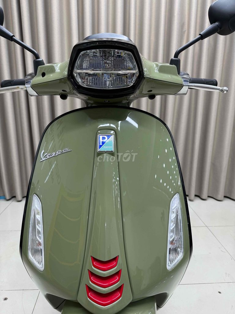 Vespa 125 siêu lướt vài ngàn km đẹp như bức tranh. Mua bán Xe máy tại Quận Thanh Khê Đà Nẵng được đăng bởi THẾ MẪN CHUYÊN XE LƯỚT CÓ BÁN TRẢ GÓP  hình 3