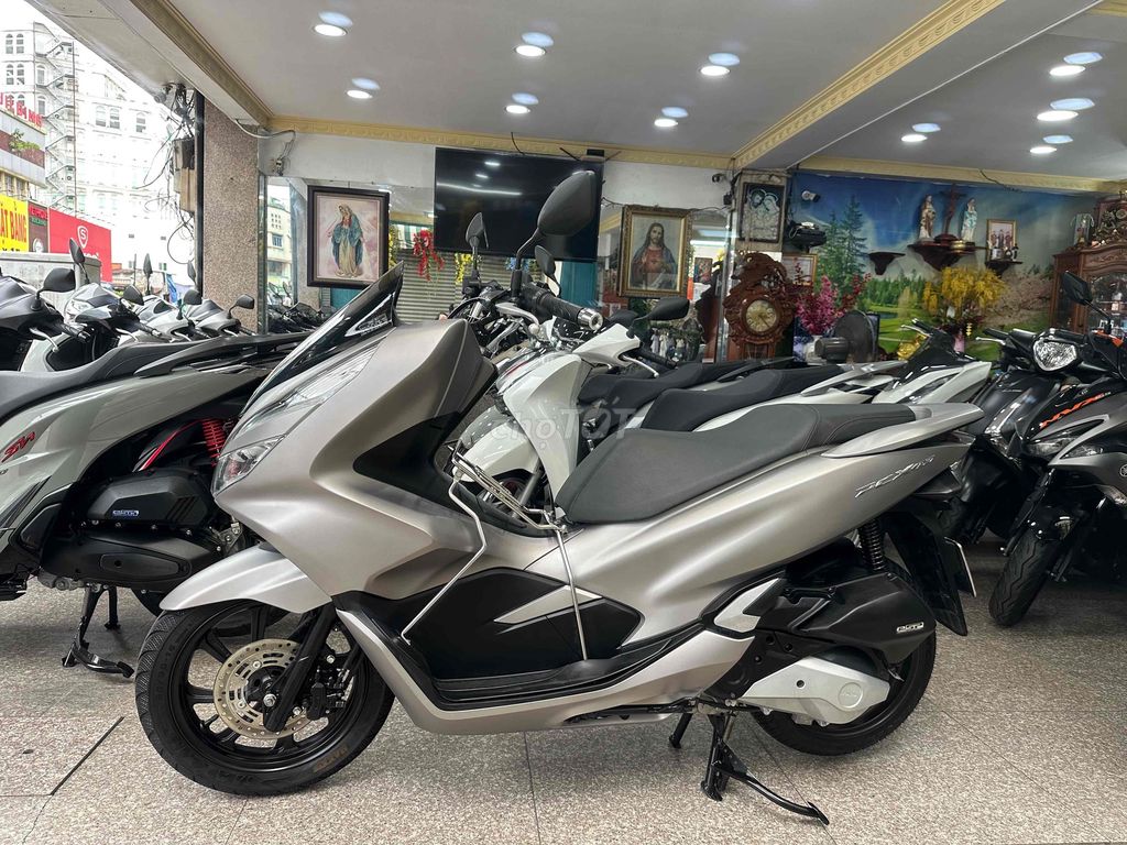 PCX 150 2018 Smartkey Bạc Đen BSTP Chính Chủ. Mua bán Xe máy tại Quận Phú Nhuận Tp Hồ Chí Minh được đăng bởi Ngô Hà hình 1