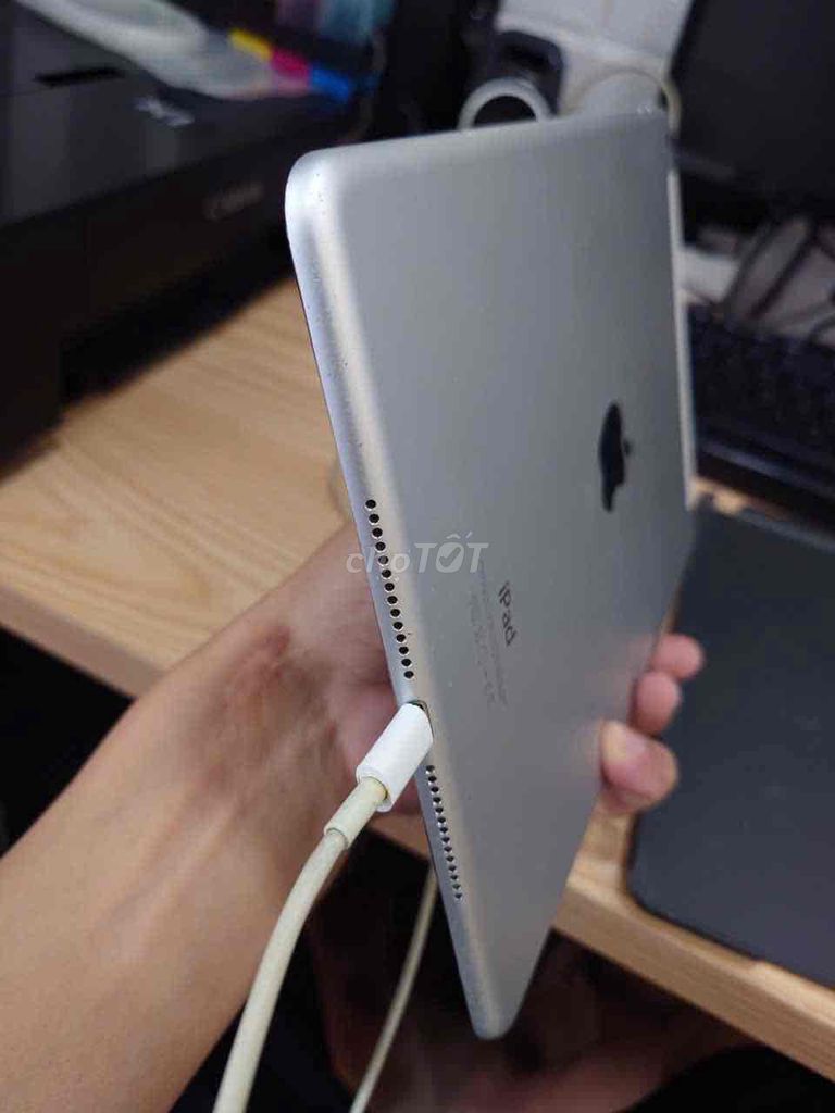 Apple iPad Air 2 16GB Bạc. Mua bán Máy tính bảng tại Thành phố Thủ Đức Tp Hồ Chí Minh được đăng bởi Trà hình 1