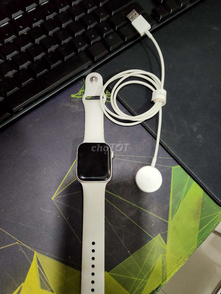 Apple Watch SE 2022 GPS 44mm Trắng. Mua bán Thiết bị đeo thông minh tại Quận 10 Tp Hồ Chí Minh được đăng bởi Huỳnh Thành Lộc hình 1