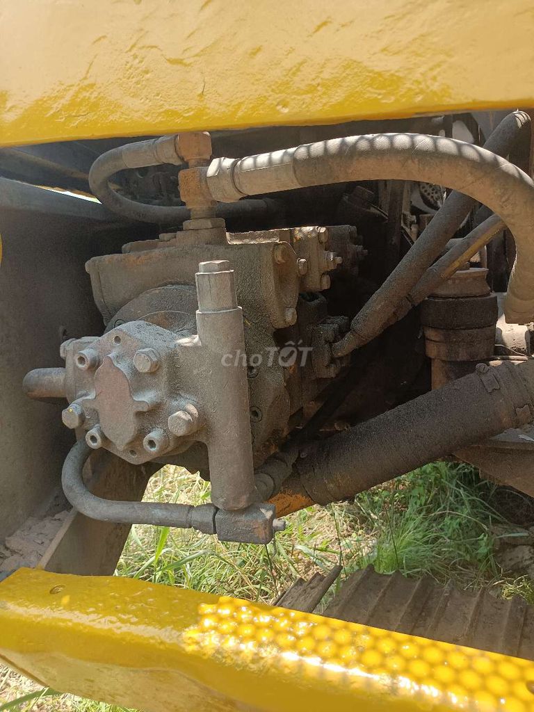 xe KOMATSU PC60-5 CÒN NGON. Mua bán Phương tiện khác tại Huyện Cái Bè Tiền Giang được đăng bởi AN hình 4