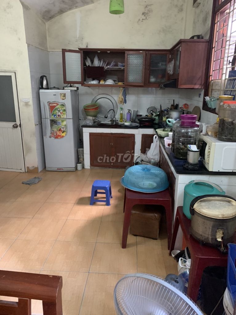 Nhà 4 tầng , mặt ngõ đường cổ nhuế , chỉ 2 tỉ .