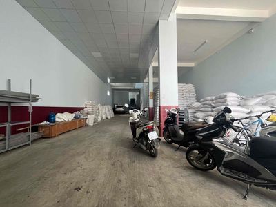 Cho thuê mặt bằng thích hợp làm showroom, siêu thị, Kho chứa hàng…. Cho thuê văn phòng, mặt bằng kinh doanh tại Thành phố Dĩ An Bình Dương được đăng bởi Ms Toàn