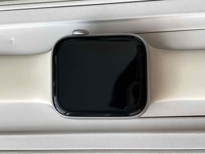 Apple Wacth Sr5/44mm bạc mã mỹ. Mua bán Thiết bị đeo thông minh tại Quận 3 Tp Hồ Chí Minh được đăng bởi Phan Hồng Nhớ