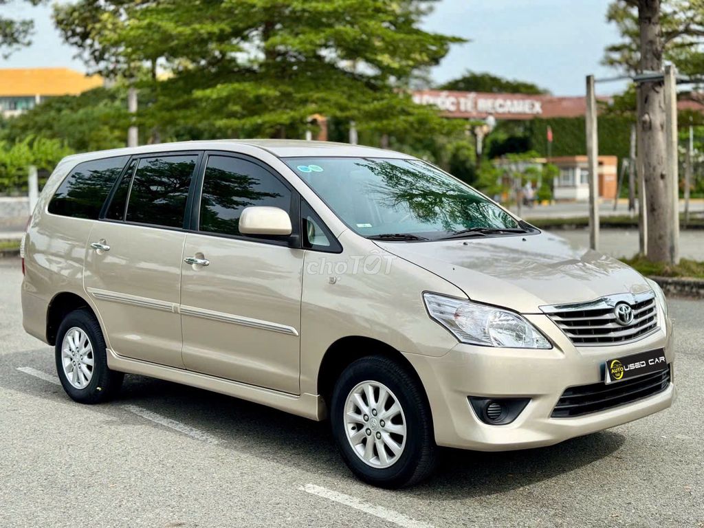 Toyota Innova 2014