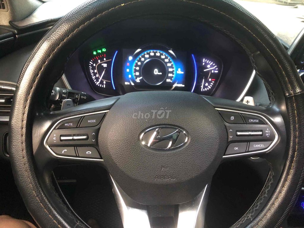 Hyundai Santa Fe 2019 2.2L HTRAC - 91000 km. Mua bán Ô tô tại Quận Hải Châu Đà Nẵng được đăng bởi Duy Linh hình 3