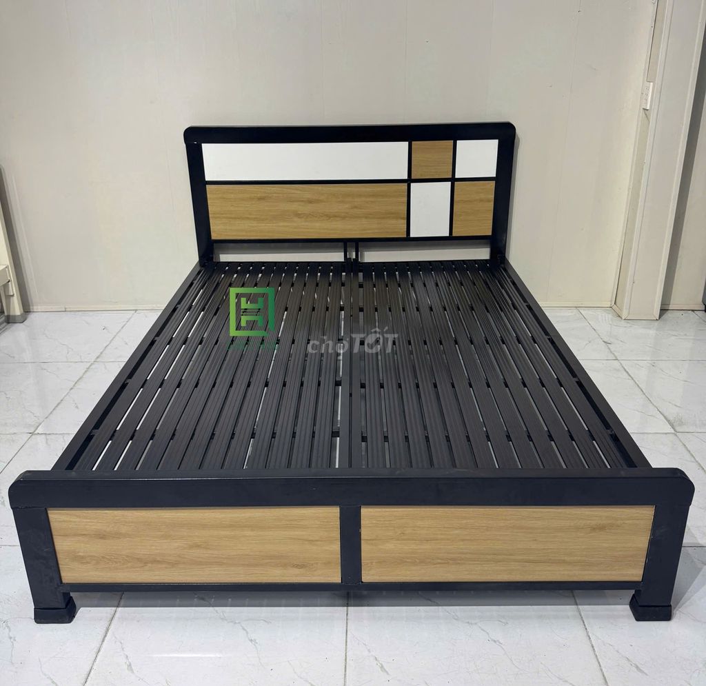 Giường sắt Quang Hùng Sắt hộp 4x8 Đen. Mua bán Giường, chăn ga gối nệm tại Quận Phú Nhuận Tp Hồ Chí Minh được đăng bởi Nội Thất Quang Hùng TD hình 1