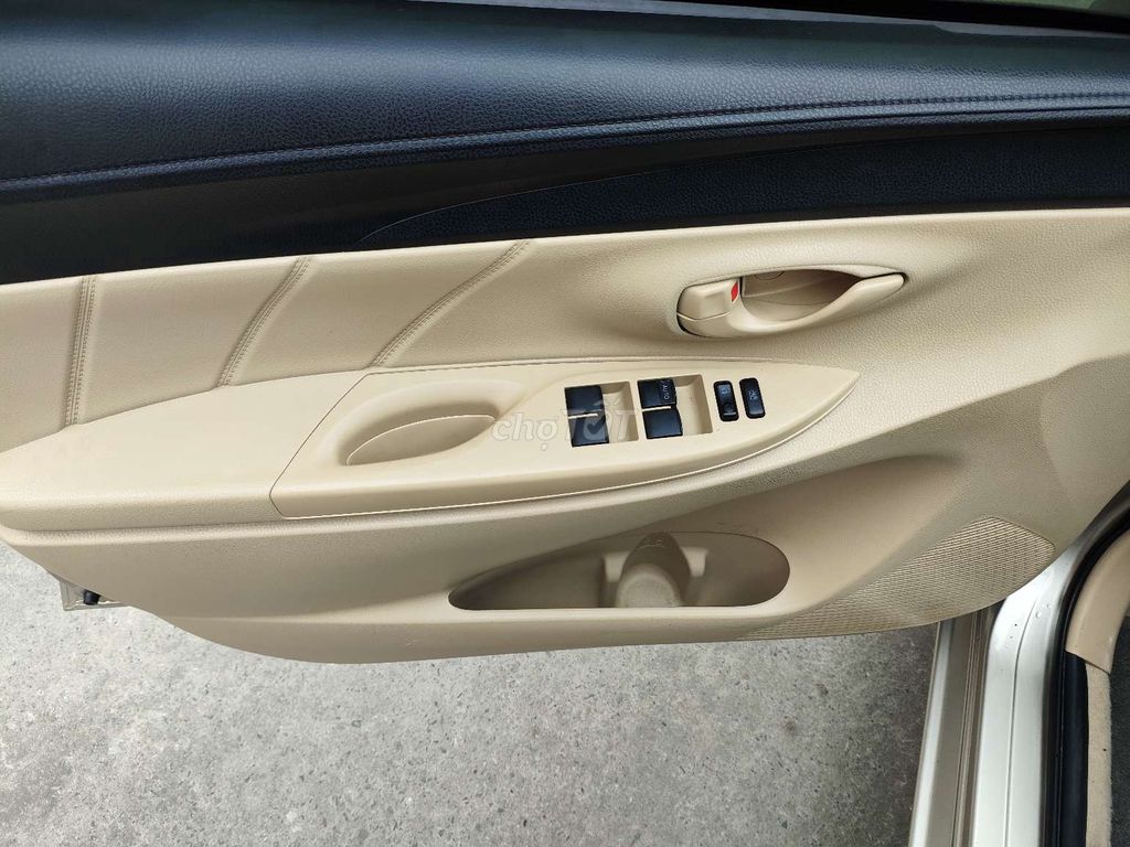 Toyota Vios 2018 E AT Vàng cát. Mua bán Ô tô tại Thành phố Vinh Nghệ An được đăng bởi Thành Chung hình 11