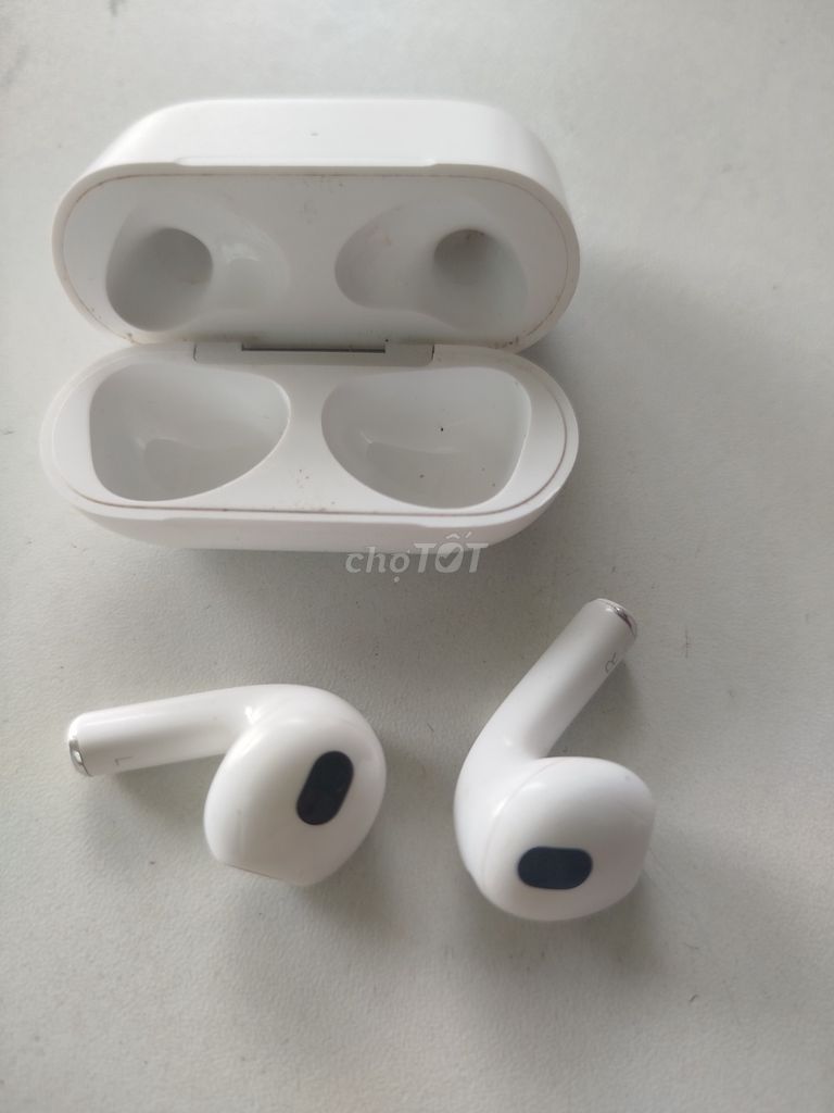Tai nghe không dây Apple AirPods 3 Trắng xách tay. Mua bán Tivi, Âm thanh tại Thành phố Thủ Đức Tp Hồ Chí Minh được đăng bởi Nguyễn Tấn Phát hình 1