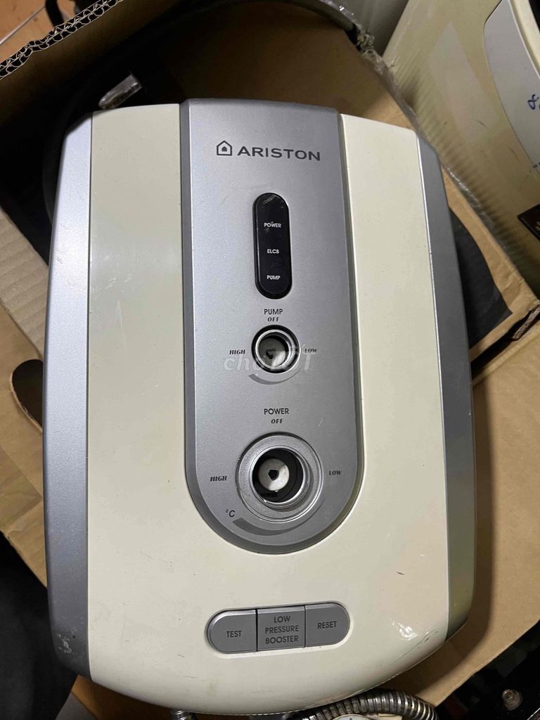 Máy nước nóng Ariston Trắng, Bạc. Mua bán Thiết bị vệ sinh, nhà tắm tại Quận Phú Nhuận Tp Hồ Chí Minh được đăng bởi My Thanh Lý Đồ Cũ Nguyễn Kiệm hình 1