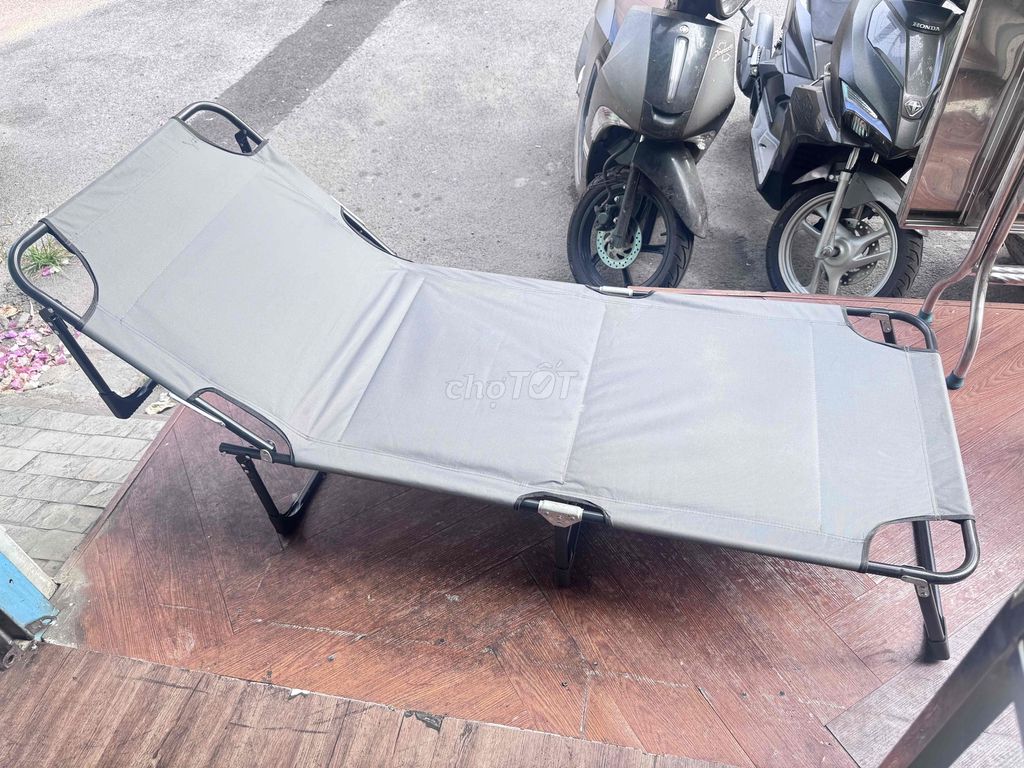Ghế nằm gấp gọn Kim loại, Vải Xám. Mua bán Bàn ghế tại Quận Tân Bình Tp Hồ Chí Minh được đăng bởi Cường Nguyễn Xuân hình 1