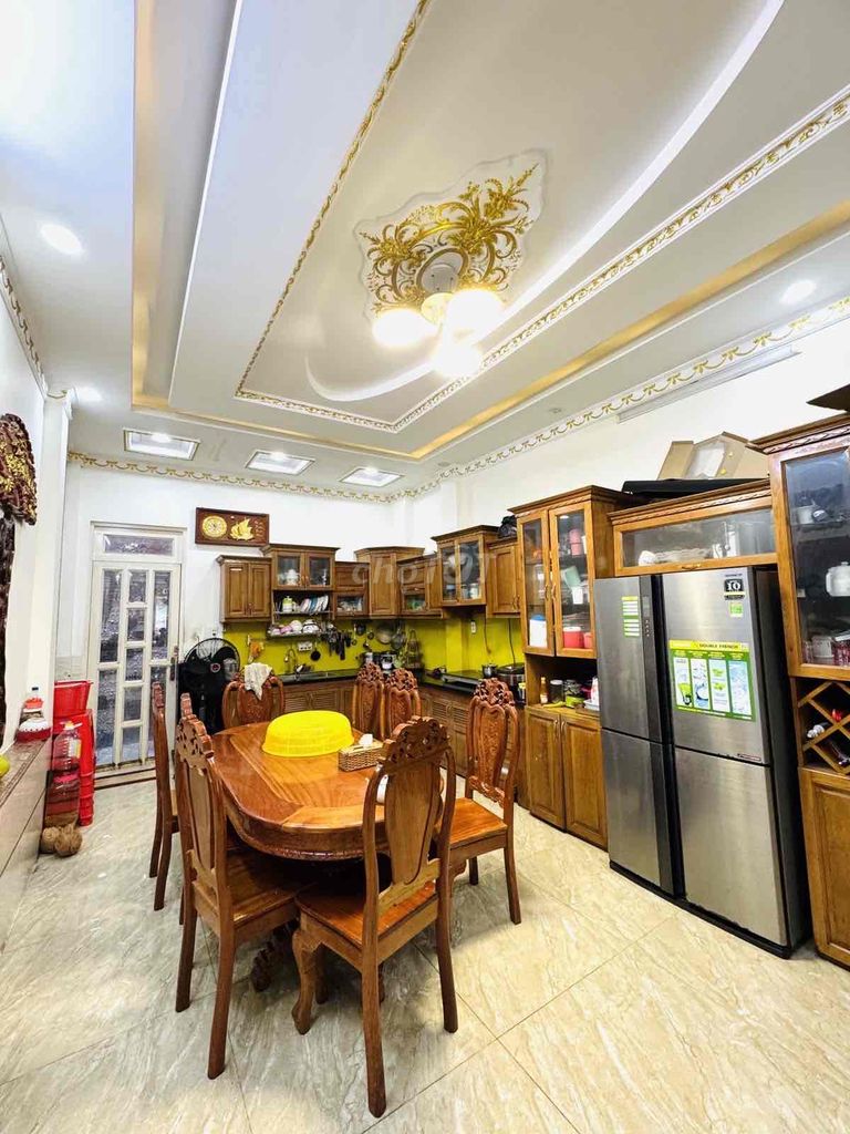 ngộp 4 tỉ ngân hàng cần bán gấp