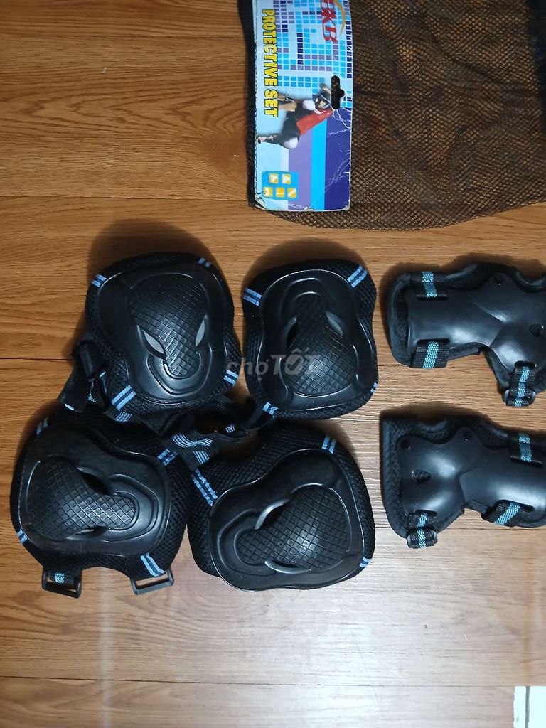 Bộ bảo hộ thể thao Đen size L Mới. Mua bán Đồ thể thao, Dã ngoại tại Thành phố Thủ Dầu Một Bình Dương được đăng bởi social home hình 1
