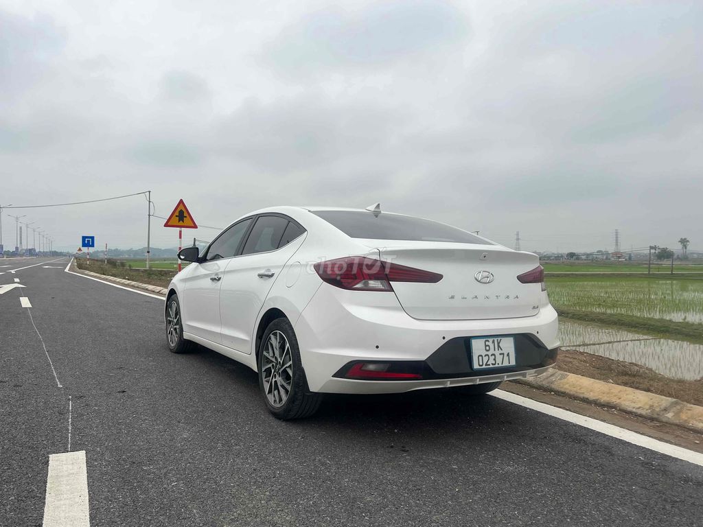 Hyundai Elantra 2021 2.0 AT - 55000 km