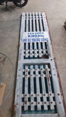 Bán thanh lý cửa sắt 4 cánh. Mua bán Nội thất, đồ gia dụng khác tại Thành phố Biên Hòa Đồng Nai được đăng bởi vo duc duy