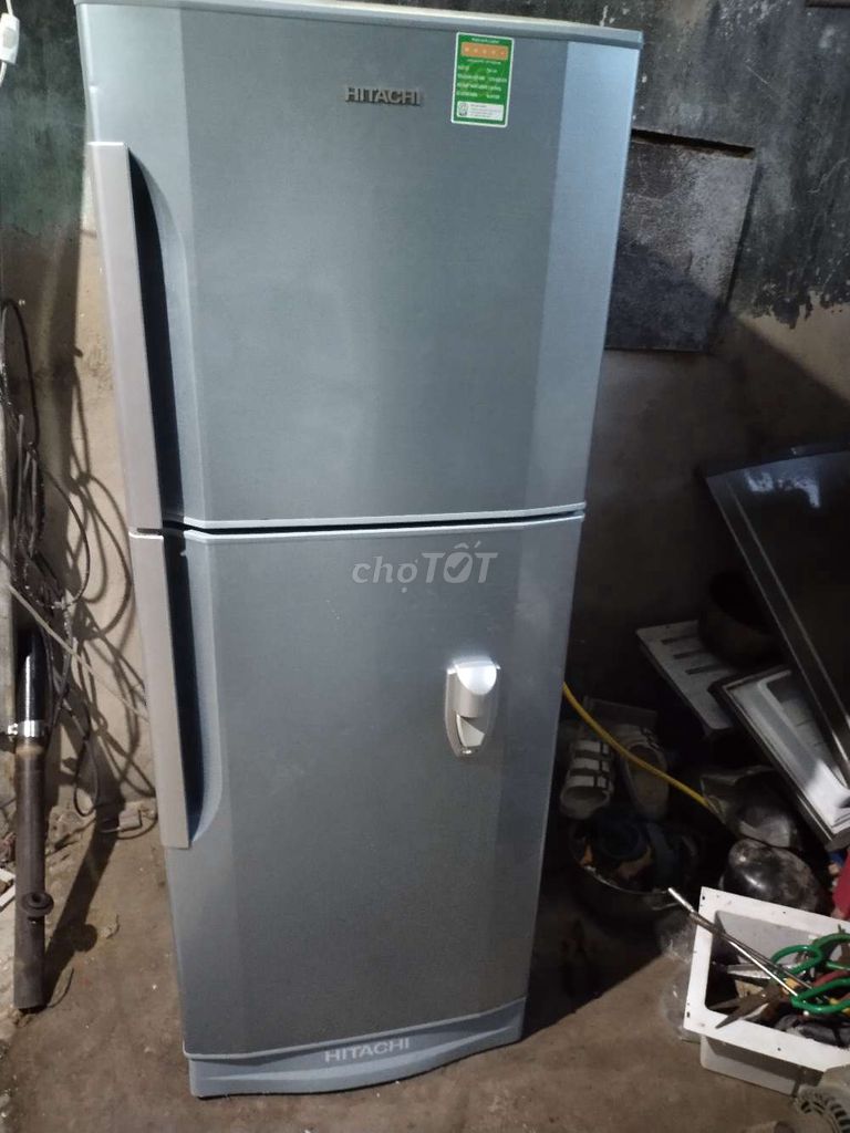 Tủ lạnh Hitachi 180L Xám Nguyên zin. Mua bán Tủ lạnh tại Quận 7 Tp Hồ Chí Minh được đăng bởi Trần toàn  hình 1