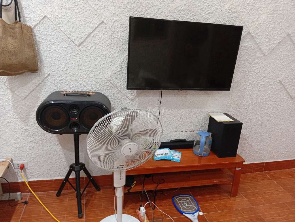 Loa kéo màu Đen kèm Sạc, 2 micro, chân đỡ. Mua bán Tivi, Âm thanh tại Quận Hà Đông Hà Nội được đăng bởi Hòa Điều hòa  hình 1