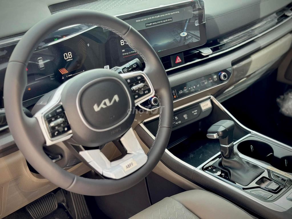 New Carnival Luxury - Tặng bảo hiểm và Voucher. Mua bán Ô tô tại Quận 7 Tp Hồ Chí Minh được đăng bởi Trọng Nhân hình 4