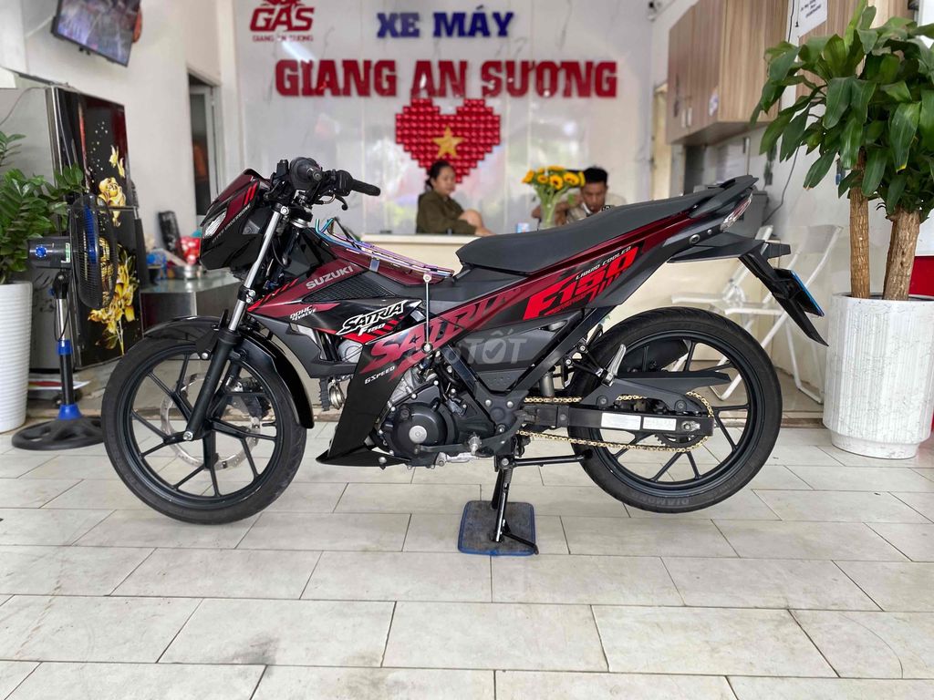 Suzuki Satria 150 đk 2021 màu đỏ đen chính chủ. Mua bán Xe máy tại Quận 12 Tp Hồ Chí Minh được đăng bởi Xe Máy Hoàng Giang An Sương  hình 3