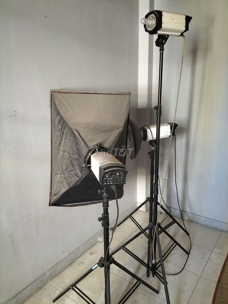 Thanh lý đèn chụp studio và phông