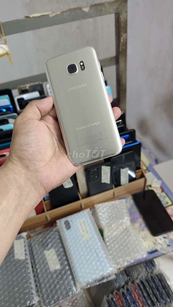 Samsung S7 Edge, ram 4gb, màn hình cong. Mua bán Điện thoại tại Quận Gò Vấp Tp Hồ Chí Minh được đăng bởi A LONG   nhận thanh toán THẺ TÍN DỤNG hình 1