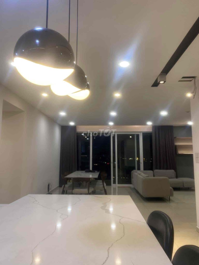 CHÍNH CHỦ CHO THUÊ 4PN - 216m2 View trực diện sông - Minh Phong