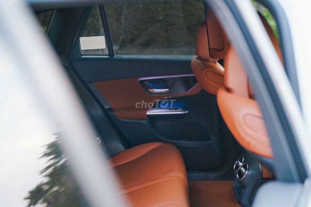 Mercedes GLC200 4matic 2023 Trắng. Mua bán Ô tô tại Quận 7 Tp Hồ Chí Minh được đăng bởi Hoàn Lee Xe Lướt hình 15