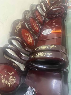 Cần thanh lý bộ bàn ghế gỗ sơn mài. Mua bán Bàn ghế tại Quận Hải Châu Đà Nẵng được đăng bởi Lê Thị Mỹ Linh