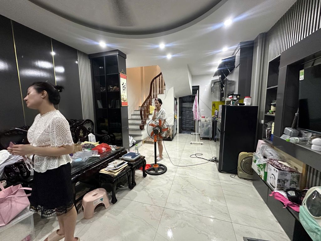 Cho thuê nhà riêng Vạn Phúc, 31 m2x 5 tầng, nhà có nội thất