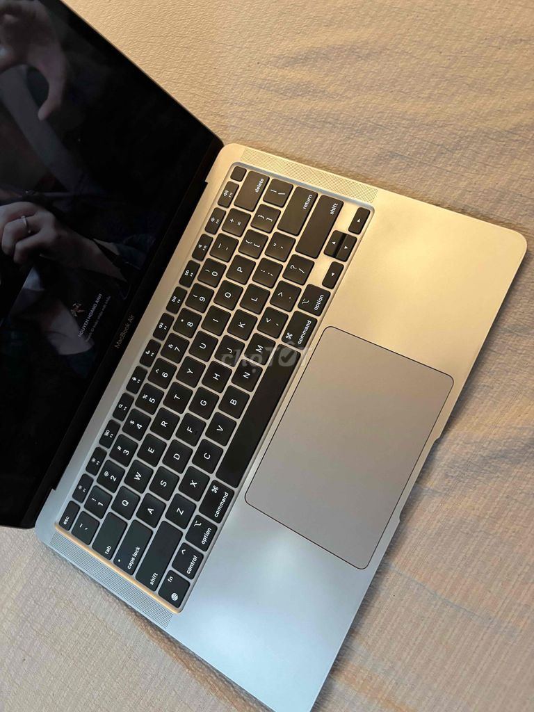 Apple MacBook Air M1 13 inch 8GB/256GB. Mua bán Laptop tại Quận Hoàn Kiếm Hà Nội được đăng bởi Nguyễn HoàngAnh hình 1
