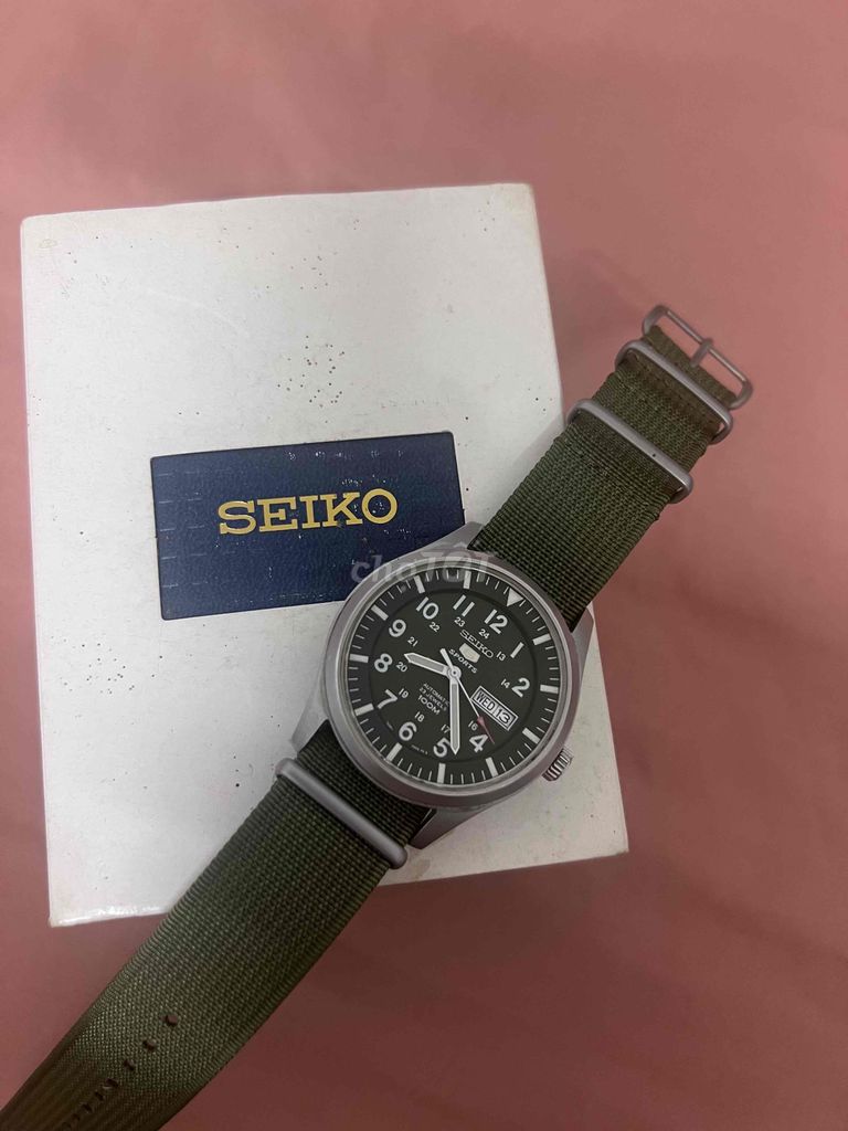 Đồng hồ Seiko 5 quân đội