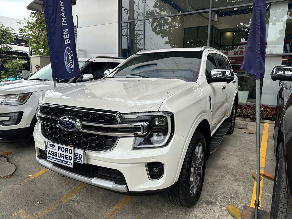 Ford Everest Titanium 4x4 Plus 2022, đủ tính năng