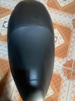 Vỏ yên xe máy Liberty. Mua bán Phụ tùng xe tại Huyện Hải Hậu Nam Định được đăng bởi Dương